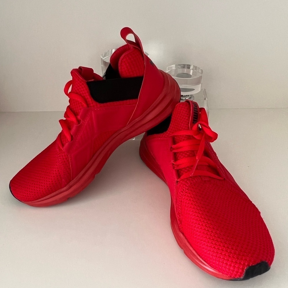 Gently worn a few times. Woman’s size 6 Red Pumas